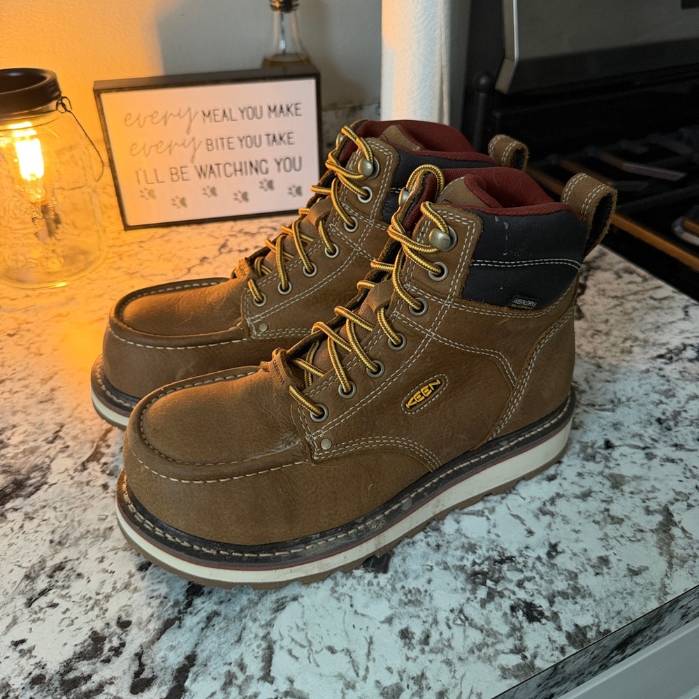 KEEN women’s Brown Work Boots